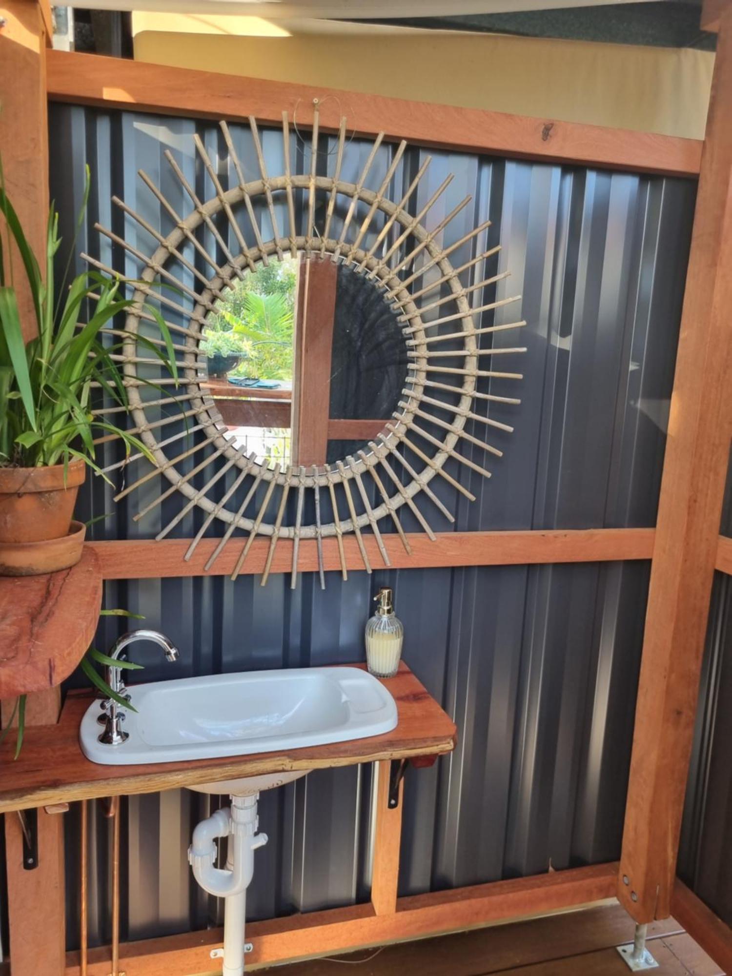 Birdsong Retreat - On Lamb Island Bed & Breakfast Karragarra Island Exterior photo